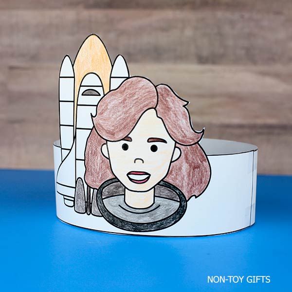Hispanic Heritage Month and Women’s History Month craft featuring Ellen Ochoa