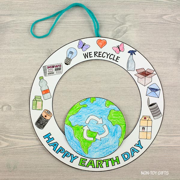 Earth Day Wreath - We Recycle Coloring Craft for Kids