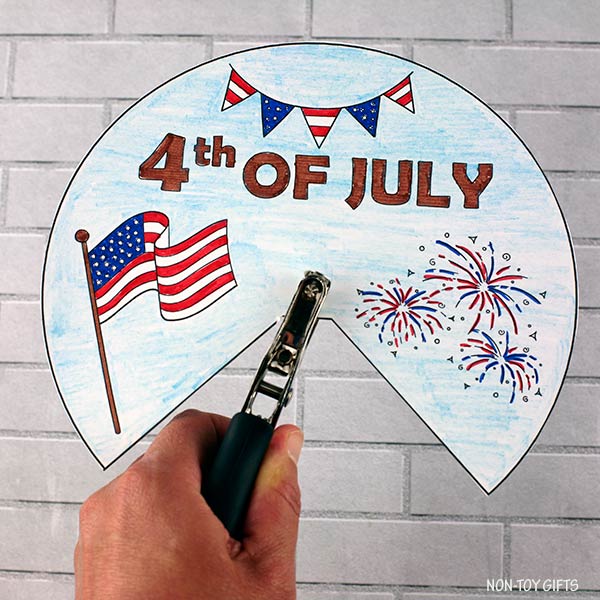 4th of July Craft - Coloring Patriotic Craft