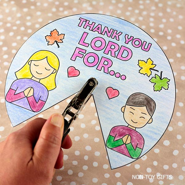 Faith-based Thank You Lord spinner printable for Sunday School and Christian teachers. Gratitude craft for preschool or elementary kids to make during Thanksgiving or fall Bible lessons. Printable includes easy directions and two spinner versions—blank and pre-filled.