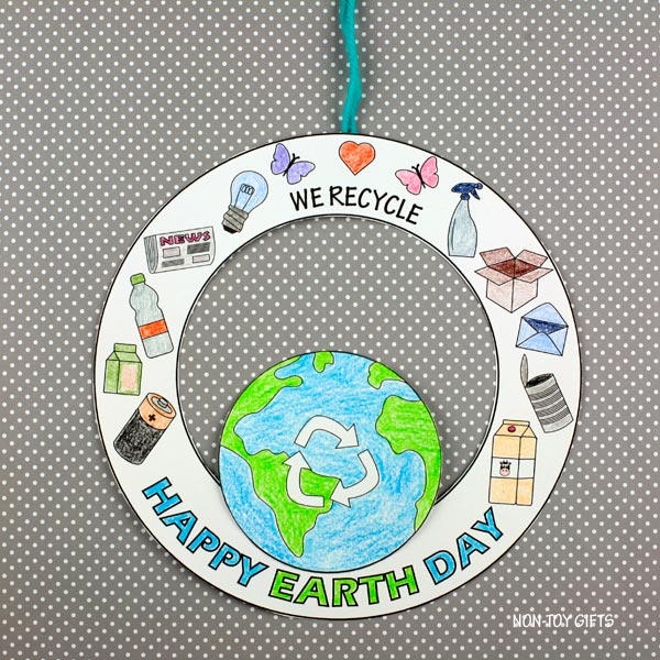 Earth Day Wreath - We Recycle Coloring Craft for Kids